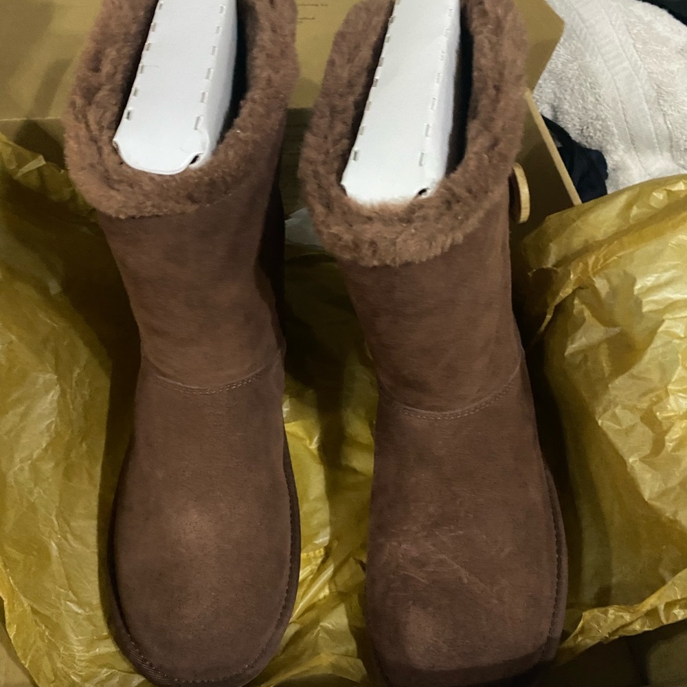 Koolaburra Brown Suede Boots with Fur Lining